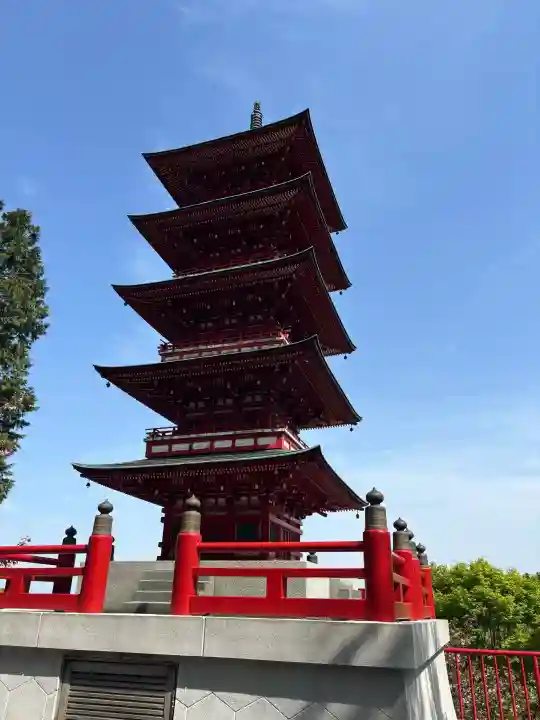 倶利迦羅不動寺山頂本堂の{uncategorized: "未分類", other: "その他", undefined: "問題あり", building: "その他建物", grave: "お墓", sacred_gate: "鳥居", guardian: "狛犬", statue: "像", buddha: "仏像", history: "歴史", nature: "自然", garden: "庭園", animal: "動物", pagoda: "塔", temizu: "手水舎", mountain_gate: "山門・神門", sanctuary: "本殿・本堂", subordinate: "末社・摂社", art: "芸術", scenery: "景色", jizo: "地蔵", ema: "絵馬", goshuin: "御朱印", omikuji: "おみくじ", items: "授与品その他", amulet: "お守り", goshuincho: "御朱印帳", eats: "食事", festival: "お祭り", votive_dance: "神楽", shichigosan: "七五三参", wedding: "結婚式", experience: "体験その他", initially: "初詣", around: "周辺", anti_infection: "感染症対策"}