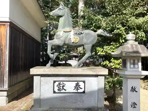 勝手神社の像