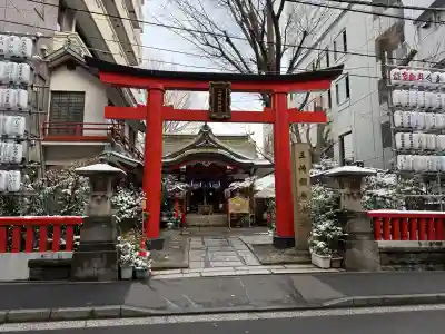 三崎稲荷神社の{uncategorized: "未分類", other: "その他", undefined: "問題あり", building: "その他建物", grave: "お墓", sacred_gate: "鳥居", guardian: "狛犬", statue: "像", buddha: "仏像", history: "歴史", nature: "自然", garden: "庭園", animal: "動物", pagoda: "塔", temizu: "手水舎", mountain_gate: "山門・神門", sanctuary: "本殿・本堂", subordinate: "末社・摂社", art: "芸術", scenery: "景色", jizo: "地蔵", ema: "絵馬", goshuin: "御朱印", omikuji: "おみくじ", items: "授与品その他", amulet: "お守り", goshuincho: "御朱印帳", eats: "食事", festival: "お祭り", votive_dance: "神楽", shichigosan: "七五三参", wedding: "結婚式", experience: "体験その他", initially: "初詣", around: "周辺", anti_infection: "感染症対策"}