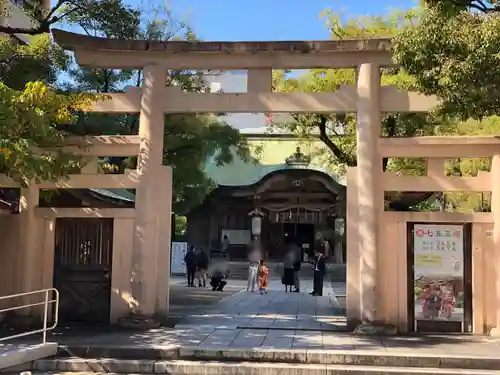 坐摩神社の鳥居