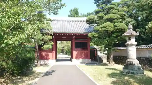 蓮永寺の山門・神門