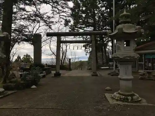 春日山神社の鳥居