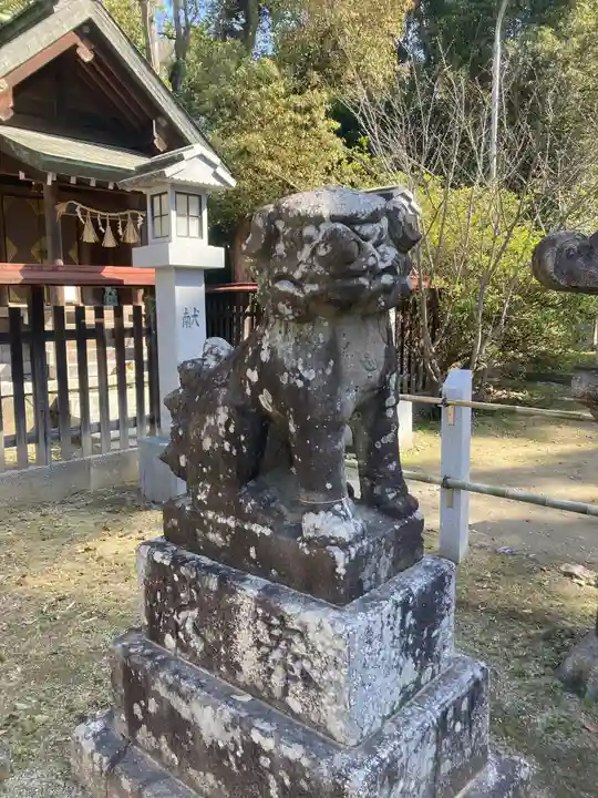 大鳥美波比神社(大鳥大社境内摂社)の狛犬
