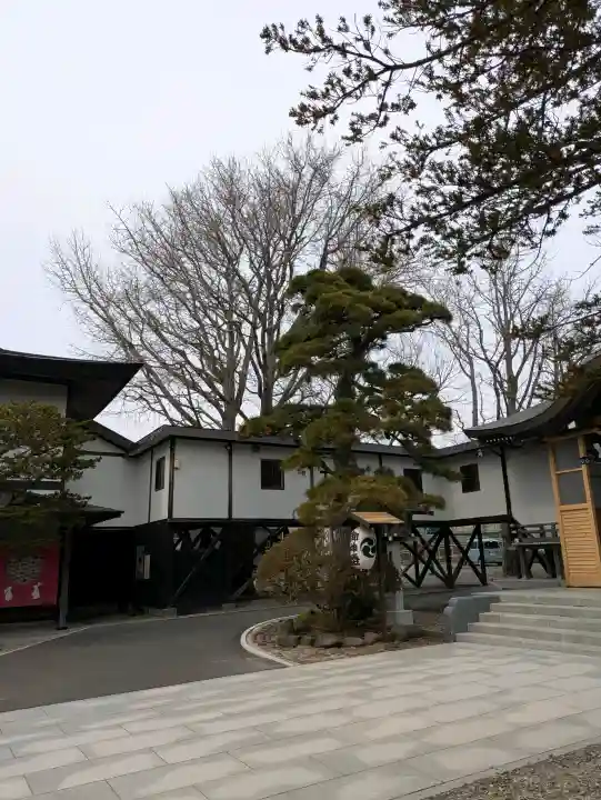 湯倉神社の{uncategorized: "未分類", other: "その他", undefined: "問題あり", building: "その他建物", grave: "お墓", sacred_gate: "鳥居", guardian: "狛犬", statue: "像", buddha: "仏像", history: "歴史", nature: "自然", garden: "庭園", animal: "動物", pagoda: "塔", temizu: "手水舎", mountain_gate: "山門・神門", sanctuary: "本殿・本堂", subordinate: "末社・摂社", art: "芸術", scenery: "景色", jizo: "地蔵", ema: "絵馬", goshuin: "御朱印", omikuji: "おみくじ", items: "授与品その他", amulet: "お守り", goshuincho: "御朱印帳", eats: "食事", festival: "お祭り", votive_dance: "神楽", shichigosan: "七五三参", wedding: "結婚式", experience: "体験その他", initially: "初詣", around: "周辺", anti_infection: "感染症対策"}