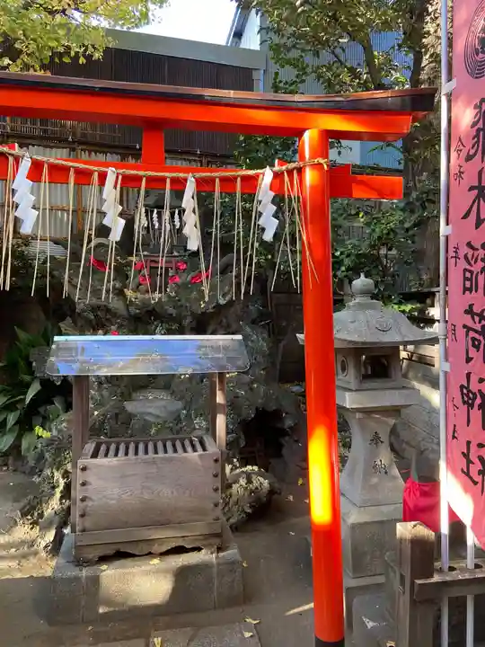 飛木稲荷神社の末社・摂社
