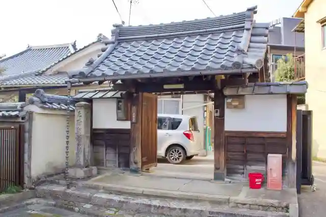 出雲寺の山門