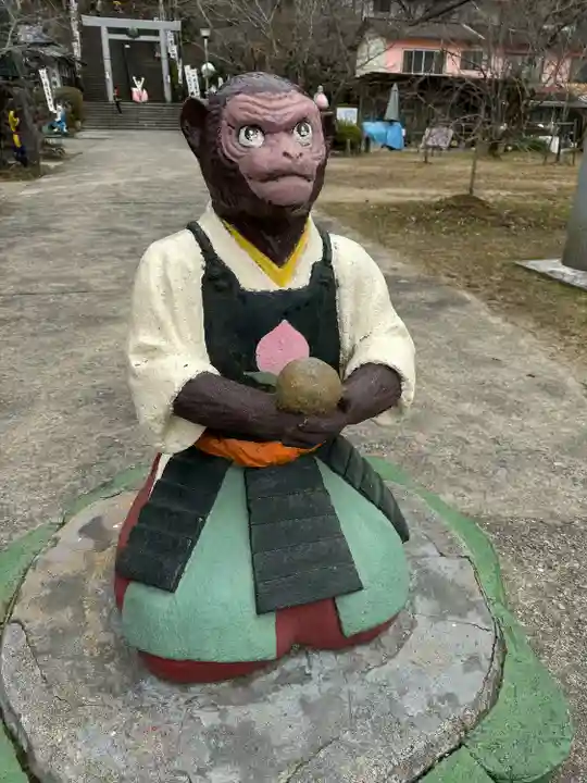 桃太郎神社(栗栖)の像