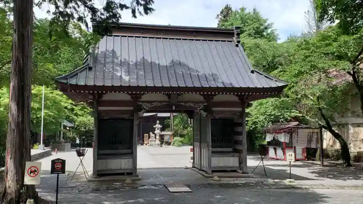 冨士御室浅間神社の山門・神門