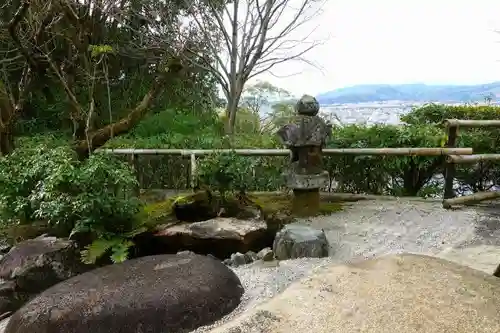 野仏庵の庭園