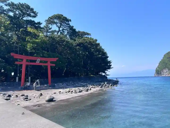 諸口神社の{uncategorized: "未分類", other: "その他", undefined: "問題あり", building: "その他建物", grave: "お墓", sacred_gate: "鳥居", guardian: "狛犬", statue: "像", buddha: "仏像", history: "歴史", nature: "自然", garden: "庭園", animal: "動物", pagoda: "塔", temizu: "手水舎", mountain_gate: "山門・神門", sanctuary: "本殿・本堂", subordinate: "末社・摂社", art: "芸術", scenery: "景色", jizo: "地蔵", ema: "絵馬", goshuin: "御朱印", omikuji: "おみくじ", items: "授与品その他", amulet: "お守り", goshuincho: "御朱印帳", eats: "食事", festival: "お祭り", votive_dance: "神楽", shichigosan: "七五三参", wedding: "結婚式", experience: "体験その他", initially: "初詣", around: "周辺", anti_infection: "感染症対策"}