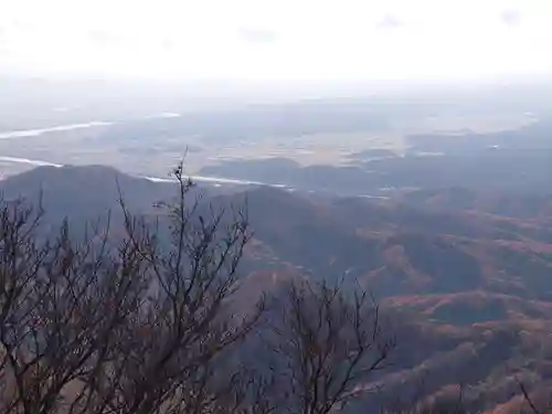 彌彦神社奥宮（御神廟）の景色