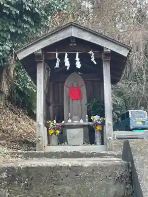延命地蔵尊の{uncategorized: "未分類", other: "その他", undefined: "問題あり", building: "その他建物", grave: "お墓", sacred_gate: "鳥居", guardian: "狛犬", statue: "像", buddha: "仏像", history: "歴史", nature: "自然", garden: "庭園", animal: "動物", pagoda: "塔", temizu: "手水舎", mountain_gate: "山門・神門", sanctuary: "本殿・本堂", subordinate: "末社・摂社", art: "芸術", scenery: "景色", jizo: "地蔵", ema: "絵馬", goshuin: "御朱印", omikuji: "おみくじ", items: "授与品その他", amulet: "お守り", goshuincho: "御朱印帳", eats: "食事", festival: "お祭り", votive_dance: "神楽", shichigosan: "七五三参", wedding: "結婚式", experience: "体験その他", initially: "初詣", around: "周辺", anti_infection: "感染症対策"}
