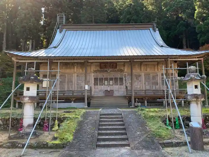長瀧寺の本殿・本堂