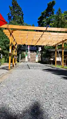 土津神社｜こどもと出世の神さまの{uncategorized: "未分類", other: "その他", undefined: "問題あり", building: "その他建物", grave: "お墓", sacred_gate: "鳥居", guardian: "狛犬", statue: "像", buddha: "仏像", history: "歴史", nature: "自然", garden: "庭園", animal: "動物", pagoda: "塔", temizu: "手水舎", mountain_gate: "山門・神門", sanctuary: "本殿・本堂", subordinate: "末社・摂社", art: "芸術", scenery: "景色", jizo: "地蔵", ema: "絵馬", goshuin: "御朱印", omikuji: "おみくじ", items: "授与品その他", amulet: "お守り", goshuincho: "御朱印帳", eats: "食事", festival: "お祭り", votive_dance: "神楽", shichigosan: "七五三参", wedding: "結婚式", experience: "体験その他", initially: "初詣", around: "周辺", anti_infection: "感染症対策"}
