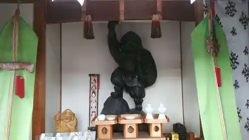 加支多神社の像