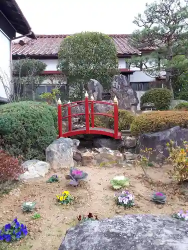 大鏑神社の庭園