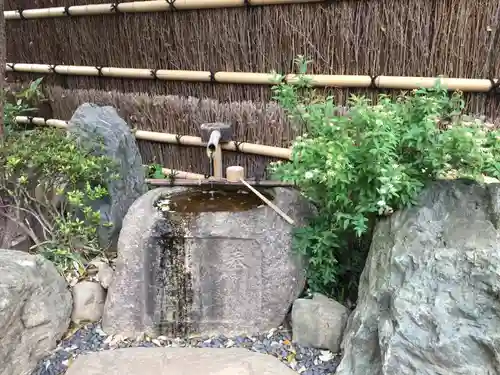 正寶院（飛不動尊）の手水舎