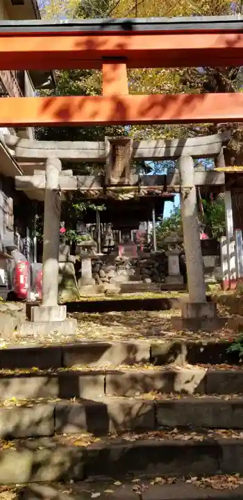 向陵稲荷神社の鳥居