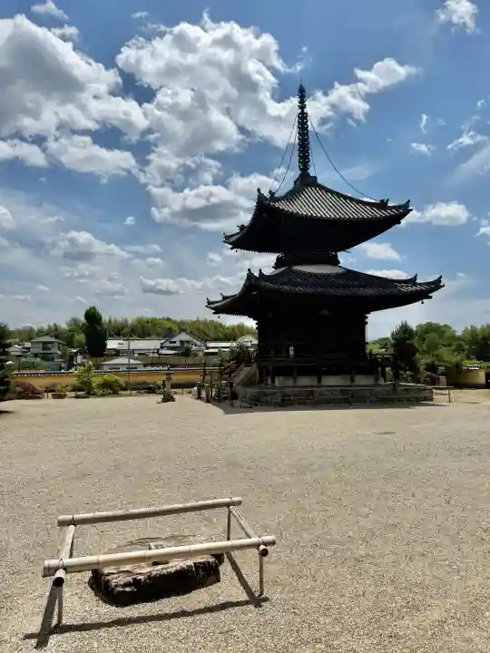 叡福寺の{uncategorized: "未分類", other: "その他", undefined: "問題あり", building: "その他建物", grave: "お墓", sacred_gate: "鳥居", guardian: "狛犬", statue: "像", buddha: "仏像", history: "歴史", nature: "自然", garden: "庭園", animal: "動物", pagoda: "塔", temizu: "手水舎", mountain_gate: "山門・神門", sanctuary: "本殿・本堂", subordinate: "末社・摂社", art: "芸術", scenery: "景色", jizo: "地蔵", ema: "絵馬", goshuin: "御朱印", omikuji: "おみくじ", items: "授与品その他", amulet: "お守り", goshuincho: "御朱印帳", eats: "食事", festival: "お祭り", votive_dance: "神楽", shichigosan: "七五三参", wedding: "結婚式", experience: "体験その他", initially: "初詣", around: "周辺", anti_infection: "感染症対策"}