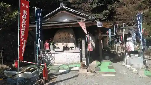 五塔の滝のその他建物