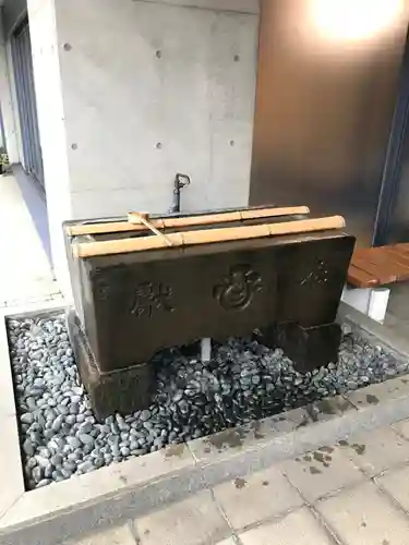 北谷稲荷神社の手水舎