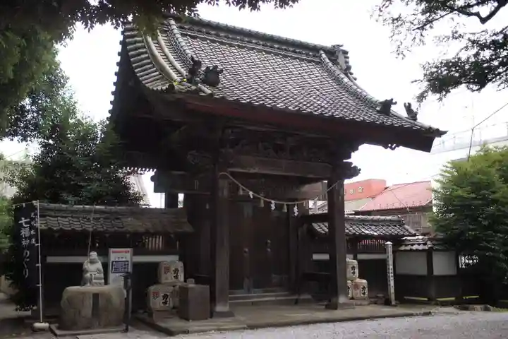 金鑚神社の山門・神門