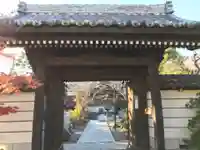 総持院の山門・神門