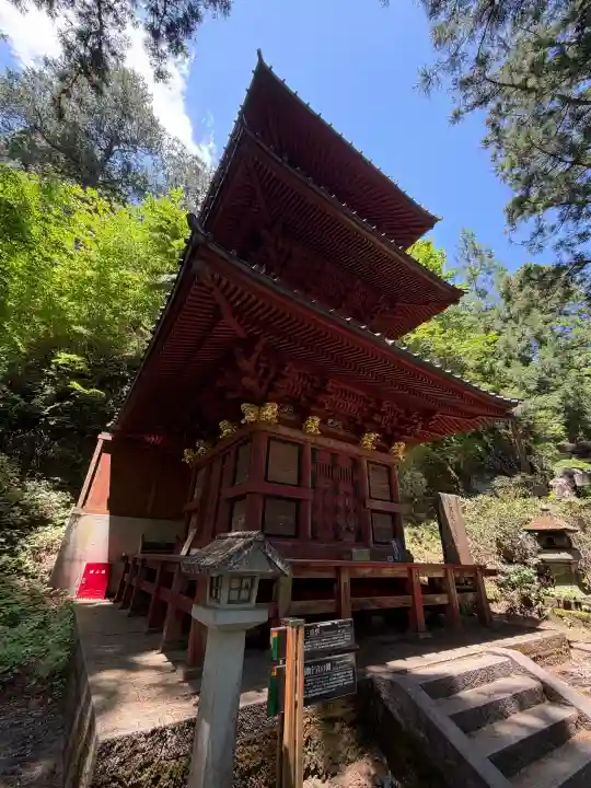 榛名神社の{uncategorized: "未分類", other: "その他", undefined: "問題あり", building: "その他建物", grave: "お墓", sacred_gate: "鳥居", guardian: "狛犬", statue: "像", buddha: "仏像", history: "歴史", nature: "自然", garden: "庭園", animal: "動物", pagoda: "塔", temizu: "手水舎", mountain_gate: "山門・神門", sanctuary: "本殿・本堂", subordinate: "末社・摂社", art: "芸術", scenery: "景色", jizo: "地蔵", ema: "絵馬", goshuin: "御朱印", omikuji: "おみくじ", items: "授与品その他", amulet: "お守り", goshuincho: "御朱印帳", eats: "食事", festival: "お祭り", votive_dance: "神楽", shichigosan: "七五三参", wedding: "結婚式", experience: "体験その他", initially: "初詣", around: "周辺", anti_infection: "感染症対策"}