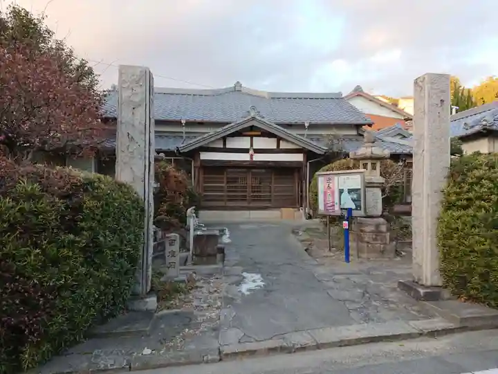 薬師寺の山門・神門