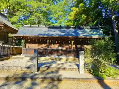 倭白山比咩神社（南出）の末社・摂社