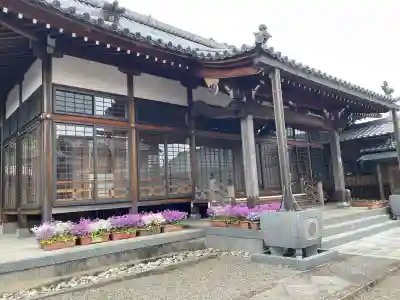 慈済寺の{uncategorized: "未分類", other: "その他", undefined: "問題あり", building: "その他建物", grave: "お墓", sacred_gate: "鳥居", guardian: "狛犬", statue: "像", buddha: "仏像", history: "歴史", nature: "自然", garden: "庭園", animal: "動物", pagoda: "塔", temizu: "手水舎", mountain_gate: "山門・神門", sanctuary: "本殿・本堂", subordinate: "末社・摂社", art: "芸術", scenery: "景色", jizo: "地蔵", ema: "絵馬", goshuin: "御朱印", omikuji: "おみくじ", items: "授与品その他", amulet: "お守り", goshuincho: "御朱印帳", eats: "食事", festival: "お祭り", votive_dance: "神楽", shichigosan: "七五三参", wedding: "結婚式", experience: "体験その他", initially: "初詣", around: "周辺", anti_infection: "感染症対策"}