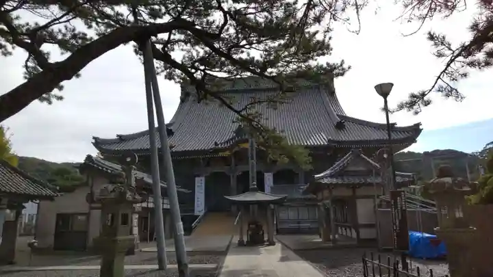 誕生寺の本殿・本堂