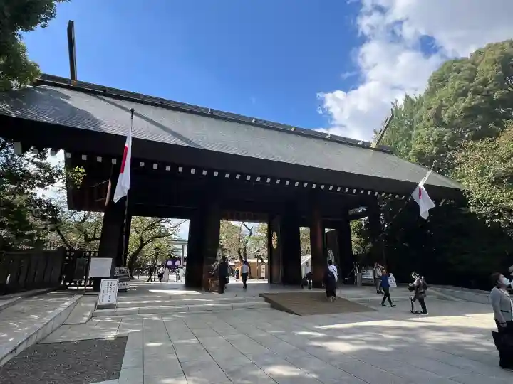 靖國神社の{uncategorized: "未分類", other: "その他", undefined: "問題あり", building: "その他建物", grave: "お墓", sacred_gate: "鳥居", guardian: "狛犬", statue: "像", buddha: "仏像", history: "歴史", nature: "自然", garden: "庭園", animal: "動物", pagoda: "塔", temizu: "手水舎", mountain_gate: "山門・神門", sanctuary: "本殿・本堂", subordinate: "末社・摂社", art: "芸術", scenery: "景色", jizo: "地蔵", ema: "絵馬", goshuin: "御朱印", omikuji: "おみくじ", items: "授与品その他", amulet: "お守り", goshuincho: "御朱印帳", eats: "食事", festival: "お祭り", votive_dance: "神楽", shichigosan: "七五三参", wedding: "結婚式", experience: "体験その他", initially: "初詣", around: "周辺", anti_infection: "感染症対策"}