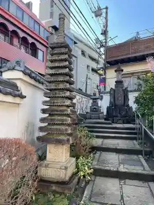 聖輪寺の{uncategorized: "未分類", other: "その他", undefined: "問題あり", building: "その他建物", grave: "お墓", sacred_gate: "鳥居", guardian: "狛犬", statue: "像", buddha: "仏像", history: "歴史", nature: "自然", garden: "庭園", animal: "動物", pagoda: "塔", temizu: "手水舎", mountain_gate: "山門・神門", sanctuary: "本殿・本堂", subordinate: "末社・摂社", art: "芸術", scenery: "景色", jizo: "地蔵", ema: "絵馬", goshuin: "御朱印", omikuji: "おみくじ", items: "授与品その他", amulet: "お守り", goshuincho: "御朱印帳", eats: "食事", festival: "お祭り", votive_dance: "神楽", shichigosan: "七五三参", wedding: "結婚式", experience: "体験その他", initially: "初詣", around: "周辺", anti_infection: "感染症対策"}