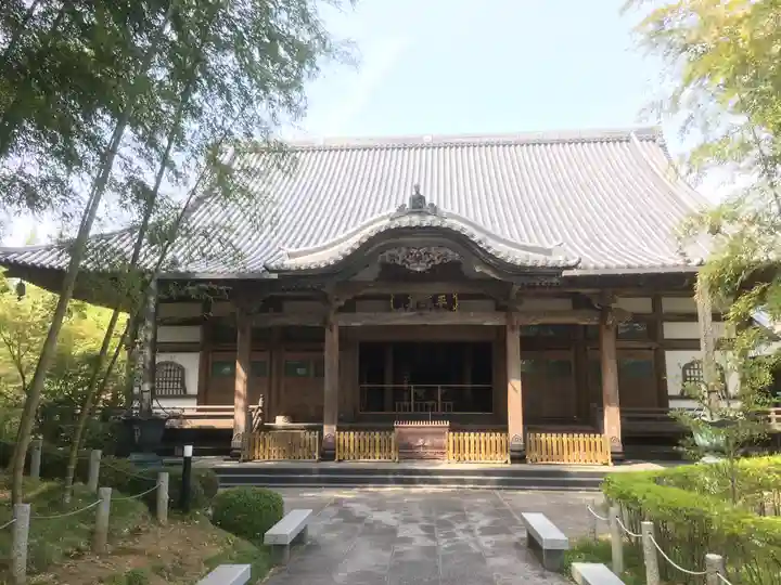 覚範寺の本殿・本堂