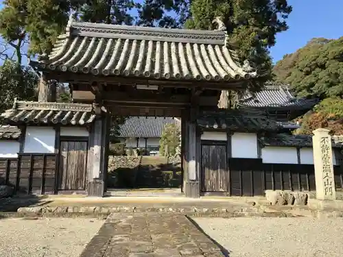 浄眼寺の山門