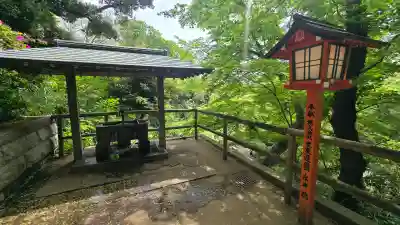 明王院（満願寺別院）の{uncategorized: "未分類", other: "その他", undefined: "問題あり", building: "その他建物", grave: "お墓", sacred_gate: "鳥居", guardian: "狛犬", statue: "像", buddha: "仏像", history: "歴史", nature: "自然", garden: "庭園", animal: "動物", pagoda: "塔", temizu: "手水舎", mountain_gate: "山門・神門", sanctuary: "本殿・本堂", subordinate: "末社・摂社", art: "芸術", scenery: "景色", jizo: "地蔵", ema: "絵馬", goshuin: "御朱印", omikuji: "おみくじ", items: "授与品その他", amulet: "お守り", goshuincho: "御朱印帳", eats: "食事", festival: "お祭り", votive_dance: "神楽", shichigosan: "七五三参", wedding: "結婚式", experience: "体験その他", initially: "初詣", around: "周辺", anti_infection: "感染症対策"}