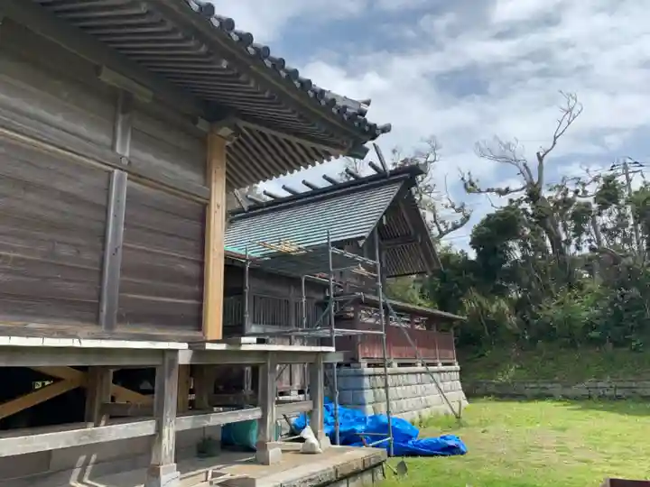 布良崎神社の本殿・本堂