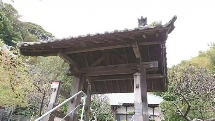 龍淵院の山門・神門