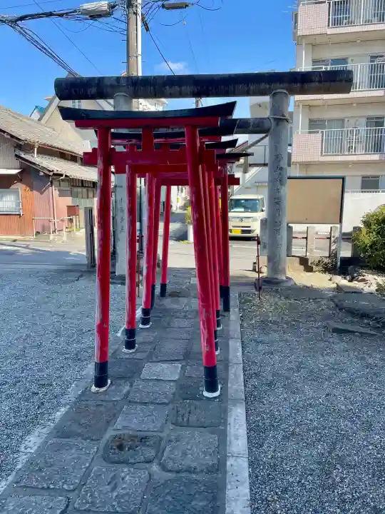 常祗稲荷神社の{uncategorized: "未分類", other: "その他", undefined: "問題あり", building: "その他建物", grave: "お墓", sacred_gate: "鳥居", guardian: "狛犬", statue: "像", buddha: "仏像", history: "歴史", nature: "自然", garden: "庭園", animal: "動物", pagoda: "塔", temizu: "手水舎", mountain_gate: "山門・神門", sanctuary: "本殿・本堂", subordinate: "末社・摂社", art: "芸術", scenery: "景色", jizo: "地蔵", ema: "絵馬", goshuin: "御朱印", omikuji: "おみくじ", items: "授与品その他", amulet: "お守り", goshuincho: "御朱印帳", eats: "食事", festival: "お祭り", votive_dance: "神楽", shichigosan: "七五三参", wedding: "結婚式", experience: "体験その他", initially: "初詣", around: "周辺", anti_infection: "感染症対策"}