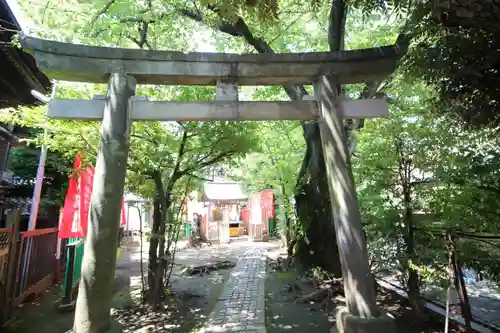 桐ヶ谷氷川神社の鳥居