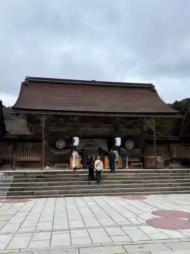 出雲大社の{uncategorized: "未分類", other: "その他", undefined: "問題あり", building: "その他建物", grave: "お墓", sacred_gate: "鳥居", guardian: "狛犬", statue: "像", buddha: "仏像", history: "歴史", nature: "自然", garden: "庭園", animal: "動物", pagoda: "塔", temizu: "手水舎", mountain_gate: "山門・神門", sanctuary: "本殿・本堂", subordinate: "末社・摂社", art: "芸術", scenery: "景色", jizo: "地蔵", ema: "絵馬", goshuin: "御朱印", omikuji: "おみくじ", items: "授与品その他", amulet: "お守り", goshuincho: "御朱印帳", eats: "食事", festival: "お祭り", votive_dance: "神楽", shichigosan: "七五三参", wedding: "結婚式", experience: "体験その他", initially: "初詣", around: "周辺", anti_infection: "感染症対策"}