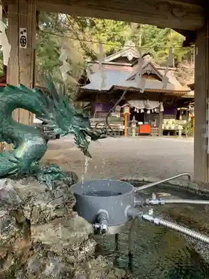 新倉富士浅間神社の本殿・本堂