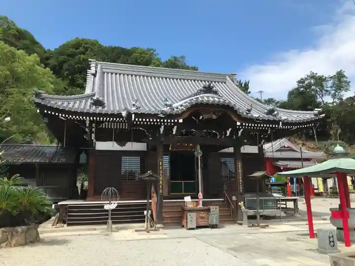 香西寺の本殿・本堂