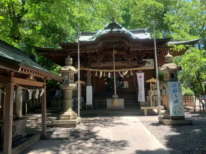 座間神社の本殿・本堂