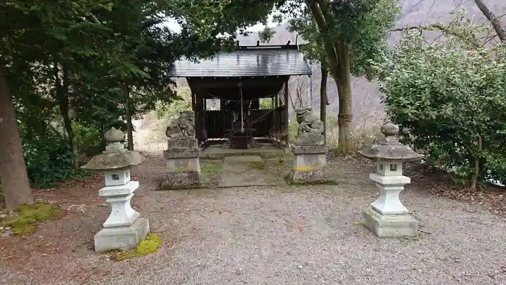 温泉神社の本殿・本堂