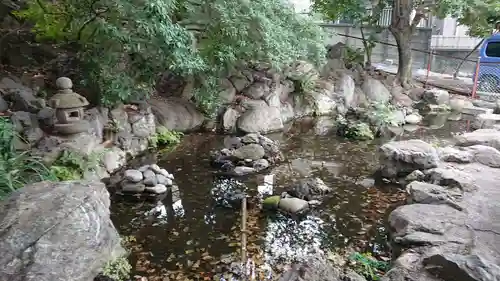 中目黒八幡神社の庭園