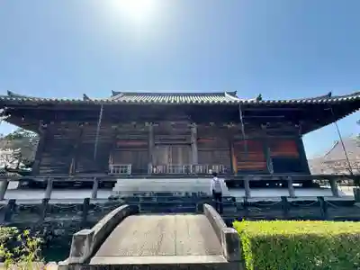 道成寺の本殿・本堂