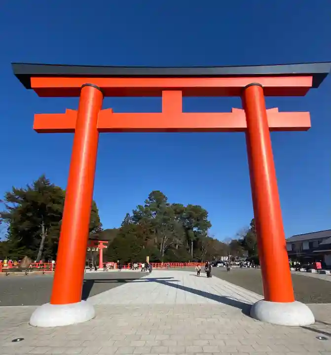賀茂別雷神社(上賀茂神社)の{uncategorized: "未分類", other: "その他", undefined: "問題あり", building: "その他建物", grave: "お墓", sacred_gate: "鳥居", guardian: "狛犬", statue: "像", buddha: "仏像", history: "歴史", nature: "自然", garden: "庭園", animal: "動物", pagoda: "塔", temizu: "手水舎", mountain_gate: "山門・神門", sanctuary: "本殿・本堂", subordinate: "末社・摂社", art: "芸術", scenery: "景色", jizo: "地蔵", ema: "絵馬", goshuin: "御朱印", omikuji: "おみくじ", items: "授与品その他", amulet: "お守り", goshuincho: "御朱印帳", eats: "食事", festival: "お祭り", votive_dance: "神楽", shichigosan: "七五三参", wedding: "結婚式", experience: "体験その他", initially: "初詣", around: "周辺", anti_infection: "感染症対策"}