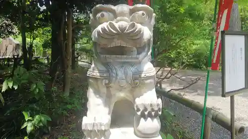 八王寺の狛犬